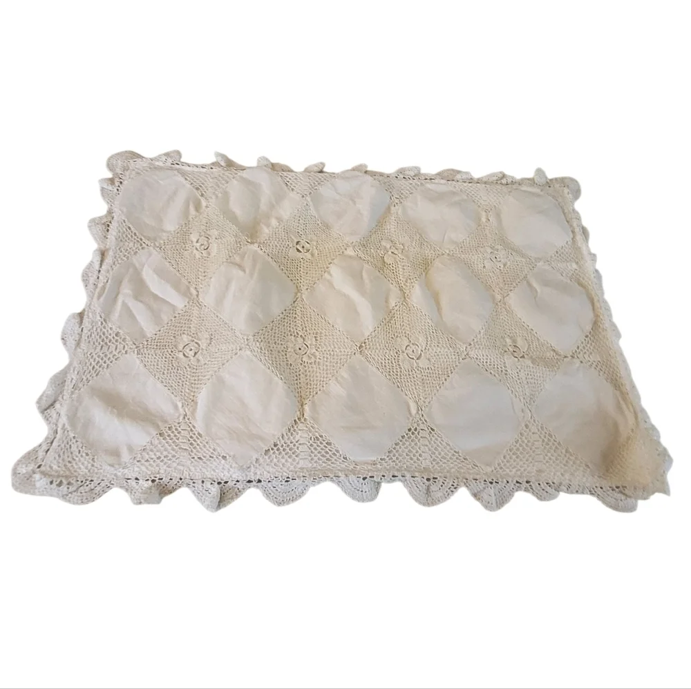 Vintage Handmade Crochet & Quilted Pillow Sham Scalloped / Pillow Cover